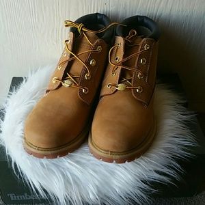 New Timberland women Nellie Chukka Wheat size 10